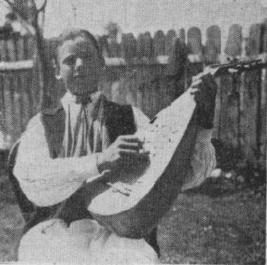 cobza player from Hungarian book